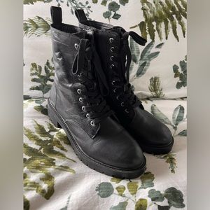 Steve Madden Black Boot